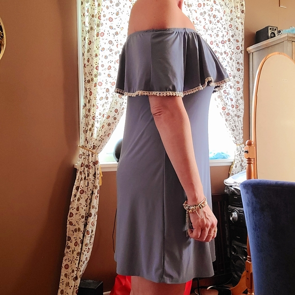 Off shoulder shift dress - Picture 3 of 4